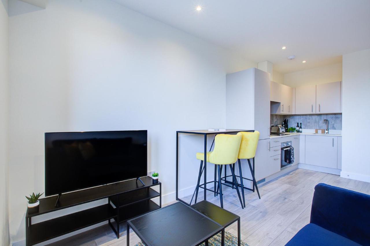 Hybrid Resi - London, Sutton With Onsite Car Parking Apartment Cheam Ngoại thất bức ảnh
