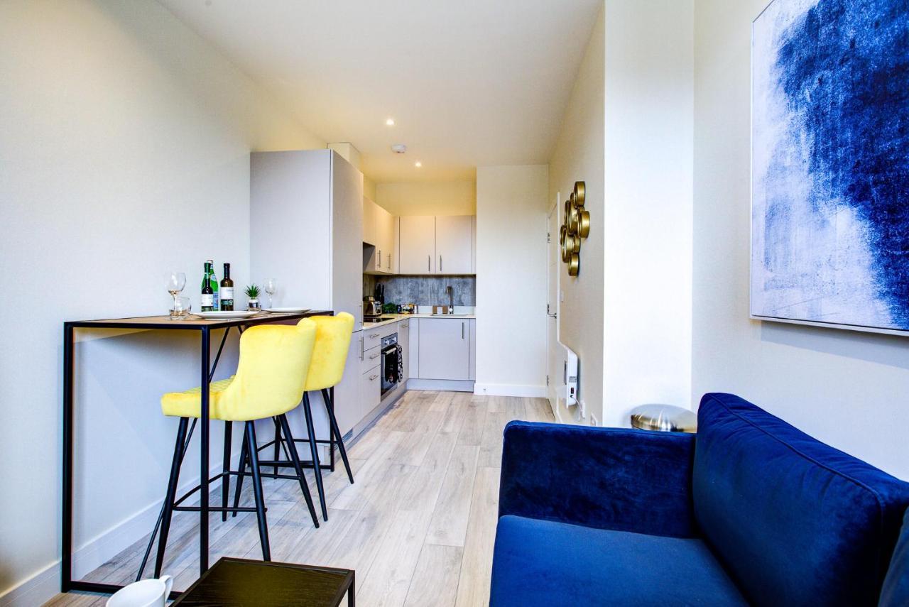 Hybrid Resi - London, Sutton With Onsite Car Parking Apartment Cheam Ngoại thất bức ảnh