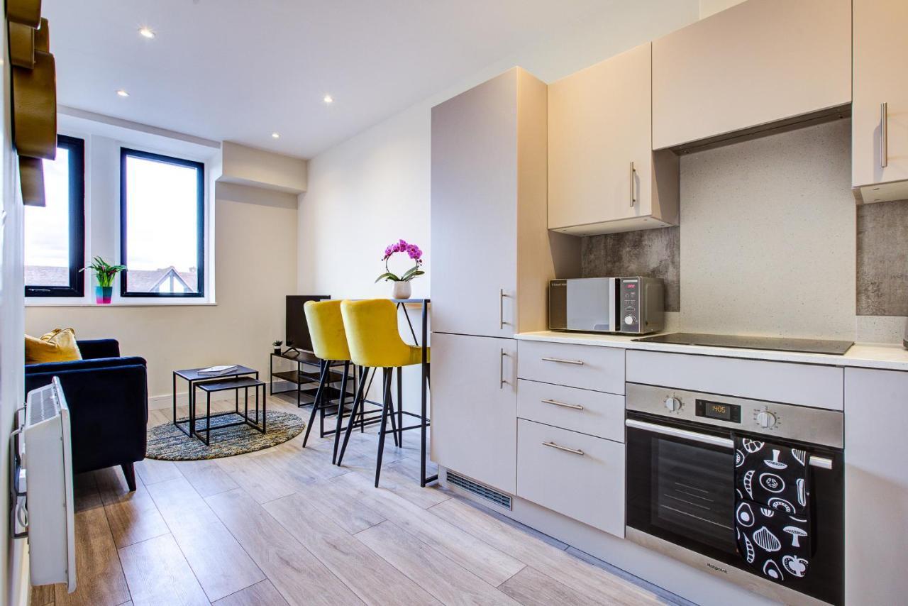 Hybrid Resi - London, Sutton With Onsite Car Parking Apartment Cheam Ngoại thất bức ảnh